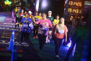 BIB: 100, 4030, 7131426, 143, 3909
                            <button type="button" onclick="openModal(26275395)" class="btn btn-primary btn-sm float-right btn-popup" data-toggle="modal" data-target=".modal-high-quality">
                        <i class="fas fa-shopping-cart"></i> Add to Cart
                    </button>
                                            <button type="button" onclick="isThisMe(26275395, true)" class="btn btn-success btn-sm float-right btn-popup btn-isme hidden" data-toggle="tooltip" data-placement="bottom" title="นี่คือรูปของคุณใช่ไหม คลิกที่นี่เพื่อเอาเข้าอัลบั้ม">
                        <i class="fas fa-plus"></i> Add to album
                    </button>
                    <button type="button" onclick="isThisMe(26275395, false)" class="btn btn-warning btn-sm float-right btn-popup btn-isnotme hidden">
                        <i class="fas fa-ban"></i> Remove from album
                    </button>